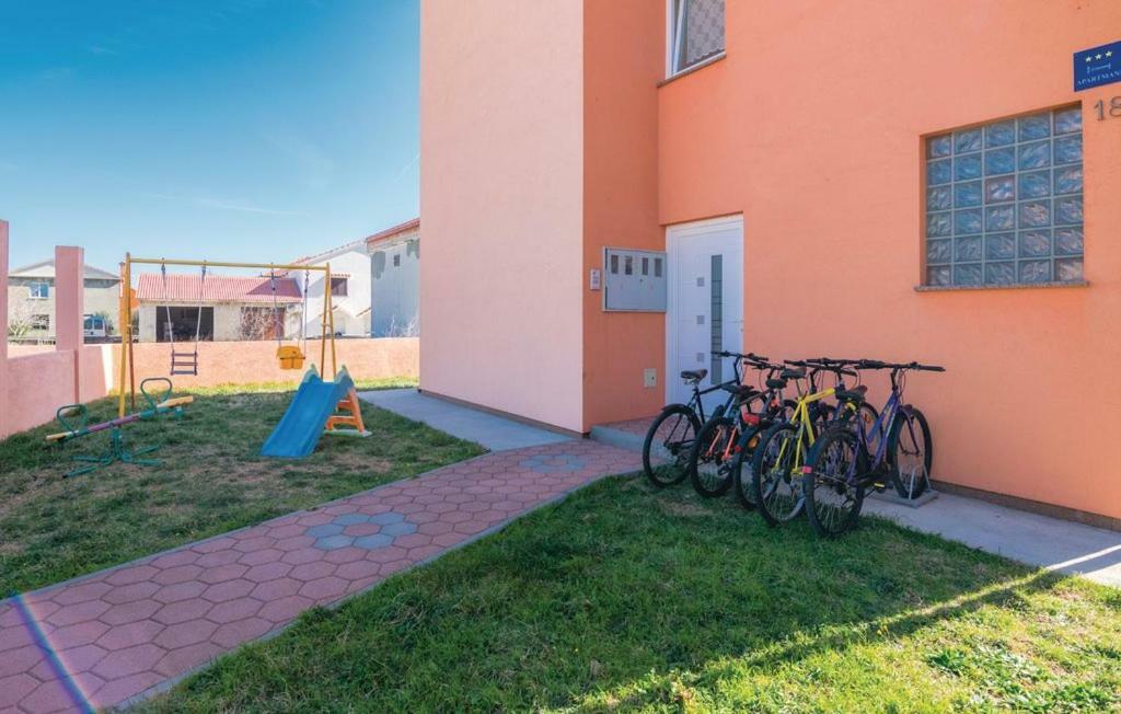 Milka Apartmani Povljana Exterior foto